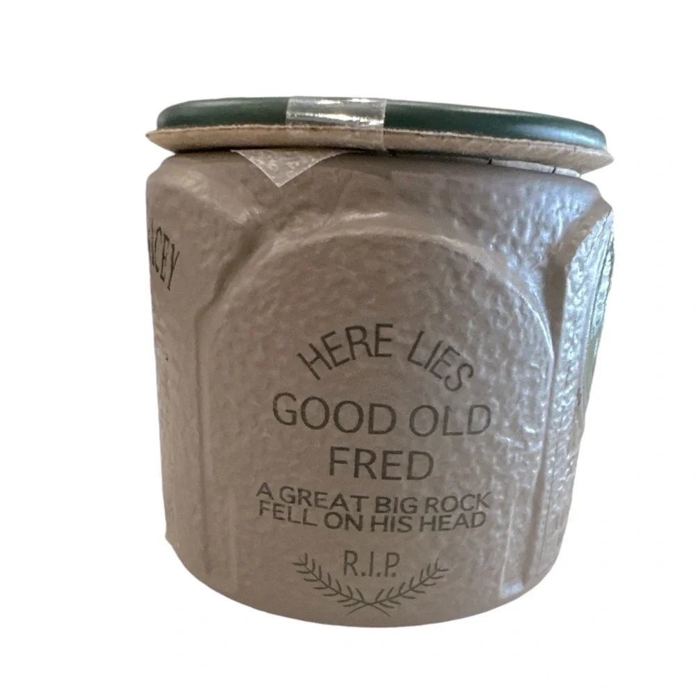 Disney Parks The Haunted Mansion Madame Leota Scented Candle with Lid 10 oz NEW